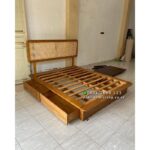 Tempat Tidur Jati Kombinasi Rotan Model Laci 2