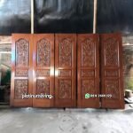 Daun pintu garasi ukir jepara klasik kayu jati PJ-77 platinumliving furniture jepara