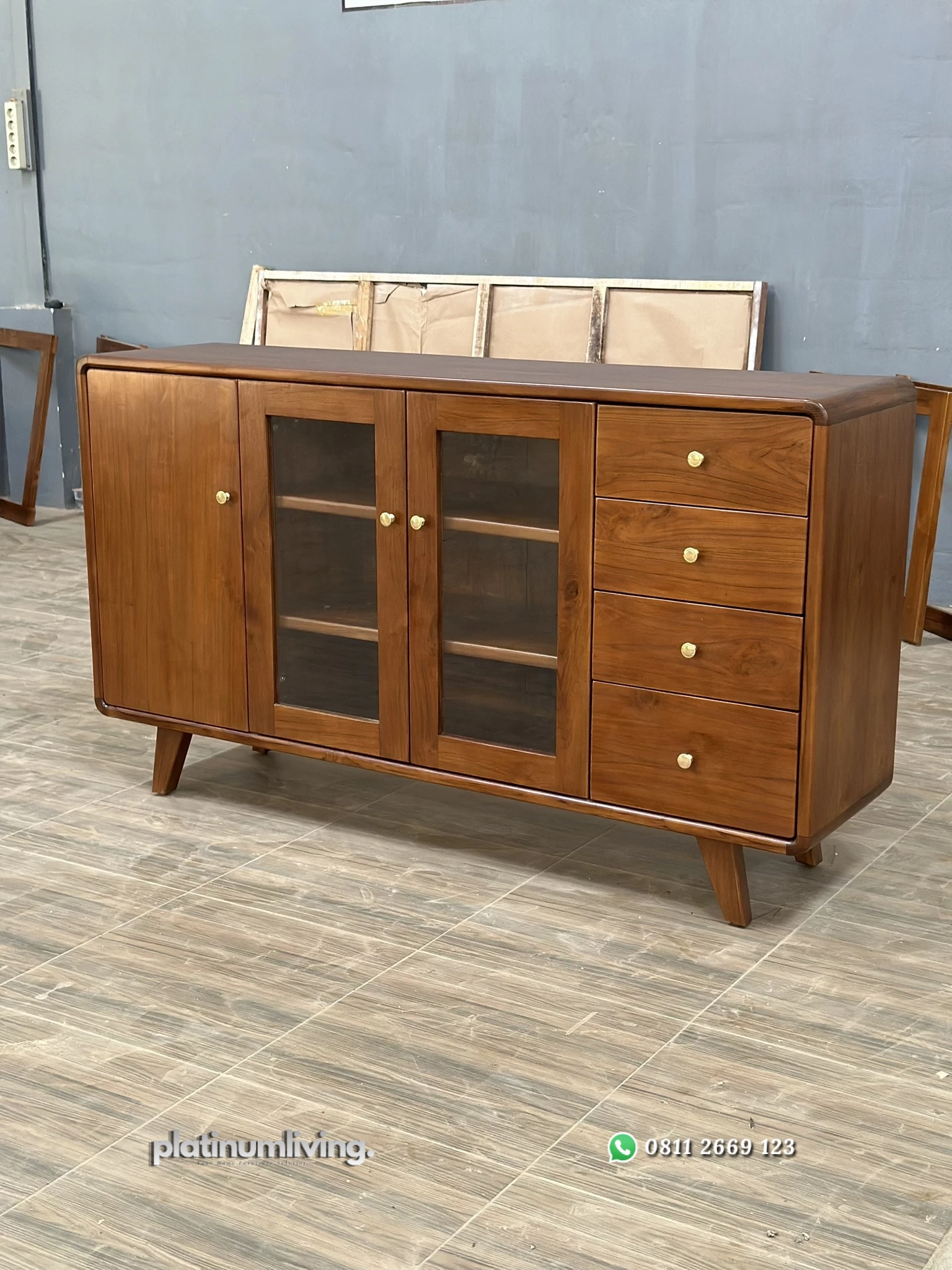 Buffet Credenza Kayu Jati Minimalis Modern Pintu Kaca – Platinum Living (4) Buffet Credenza Kayu Jati Minimalis Modern Pintu Kaca – Platinum Living