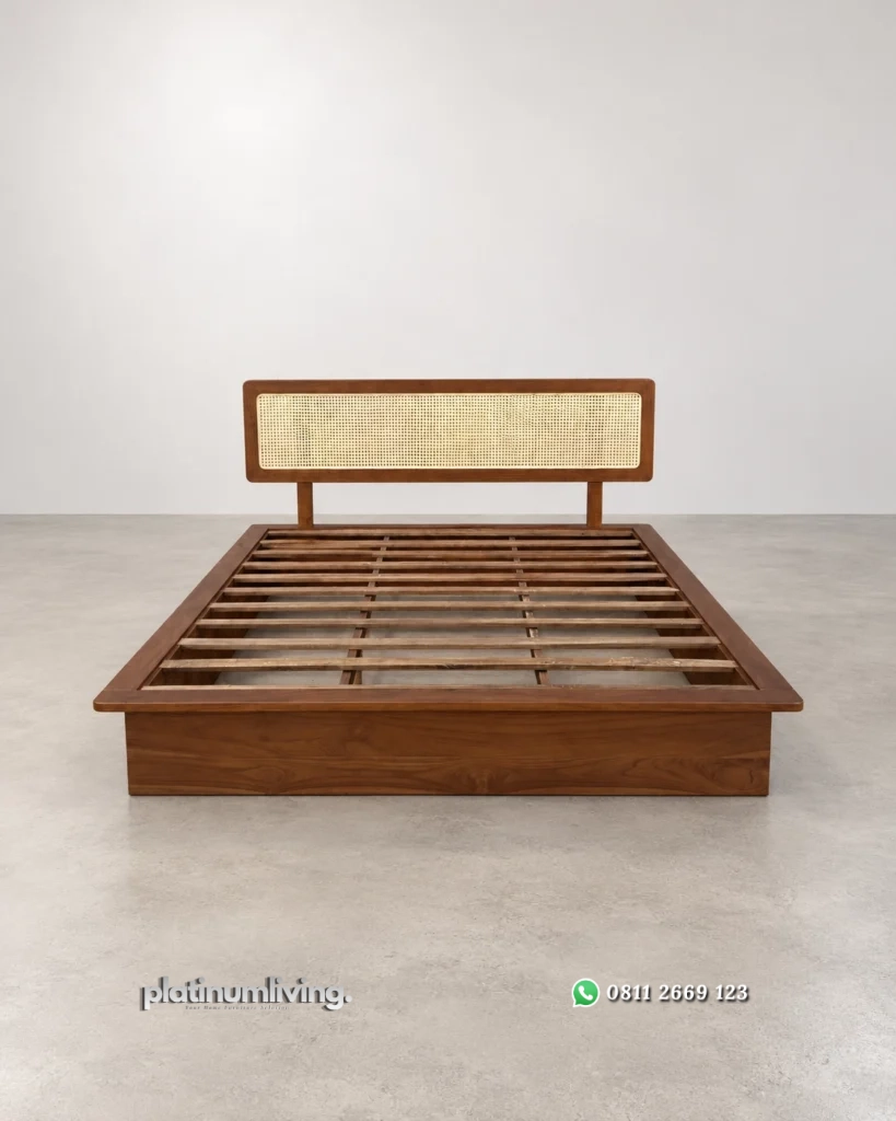 Tempat Tidur Kayu Jati Minimalis Headboard Rotan